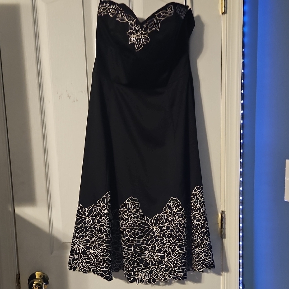 White House Black Market Black Strapless Sweetheart Dress